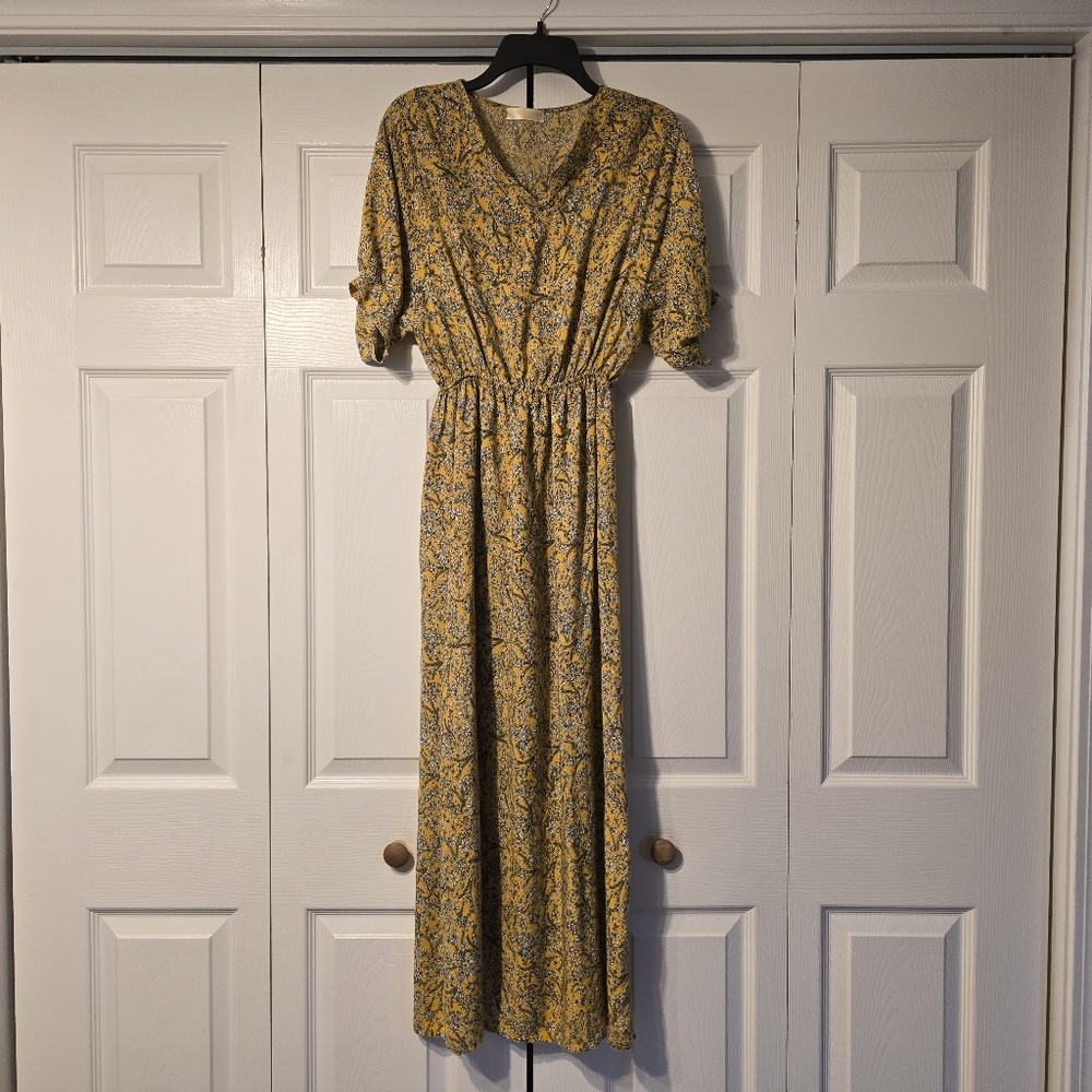 Seven Island Women's V-neck Short Sleeve Yellow Floral Pattern Rayon Maxi Dress